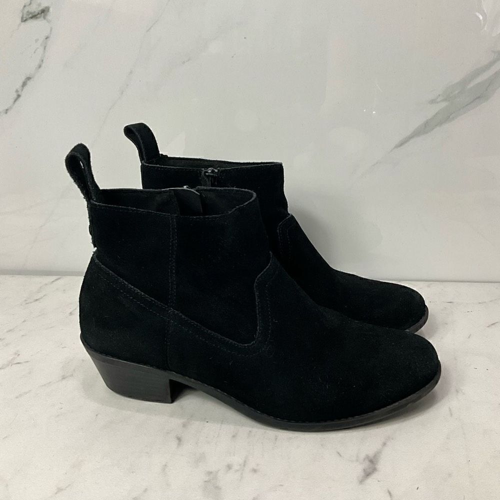 VIONIC Black Suede Leather Ankle Boots